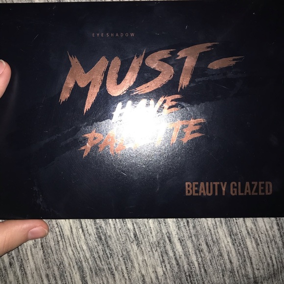 Makeup Pallets - Picture 3 of 4